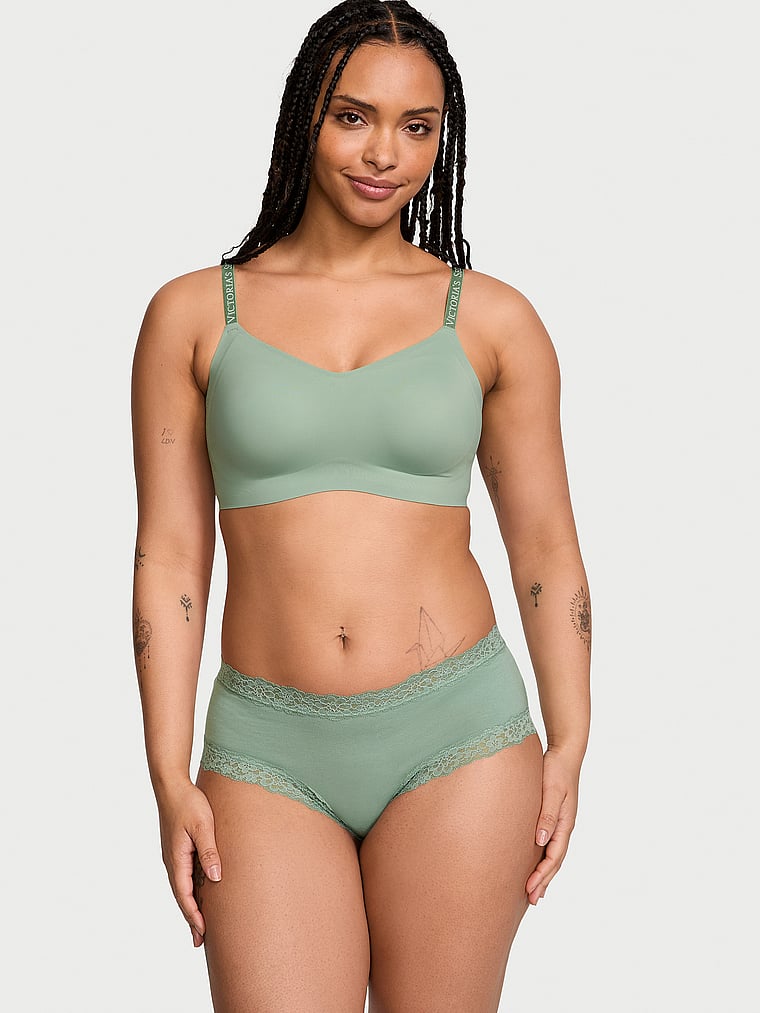 Victoria's Secret, The T-shirt T-Shirt Lightly Lined Comfort Bra, Seasalt Green, onModelSide, 4 of 4 Gilly  is 5'10" and wears 36D or Large
