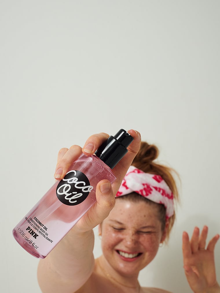 Victoria's Secret, Cuidado corporal Aceite corporal suavizante con aceite de coco Coco Oil, onModelFront, 1 of 4